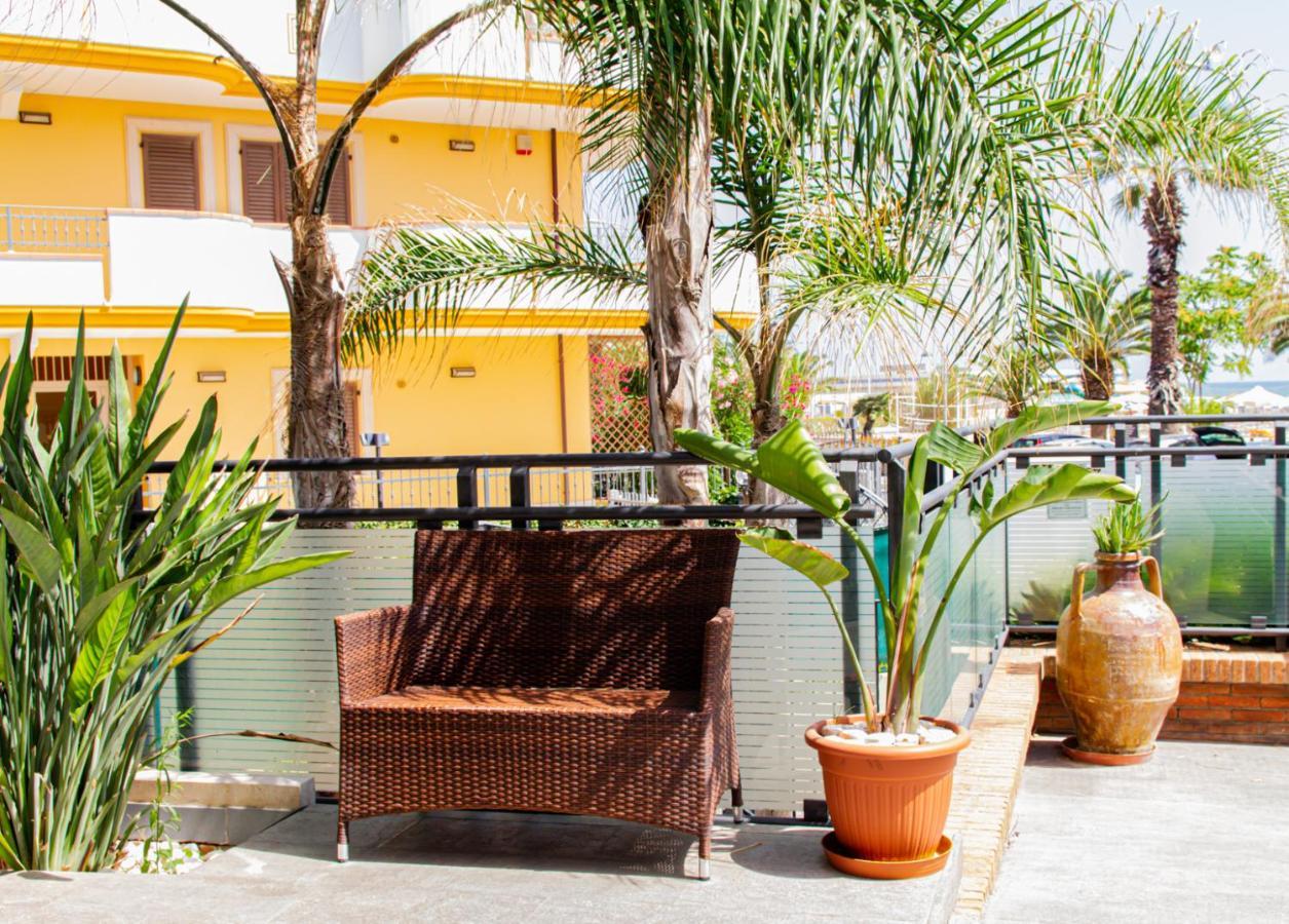 Residence Playa Tortoreto Екстериор снимка