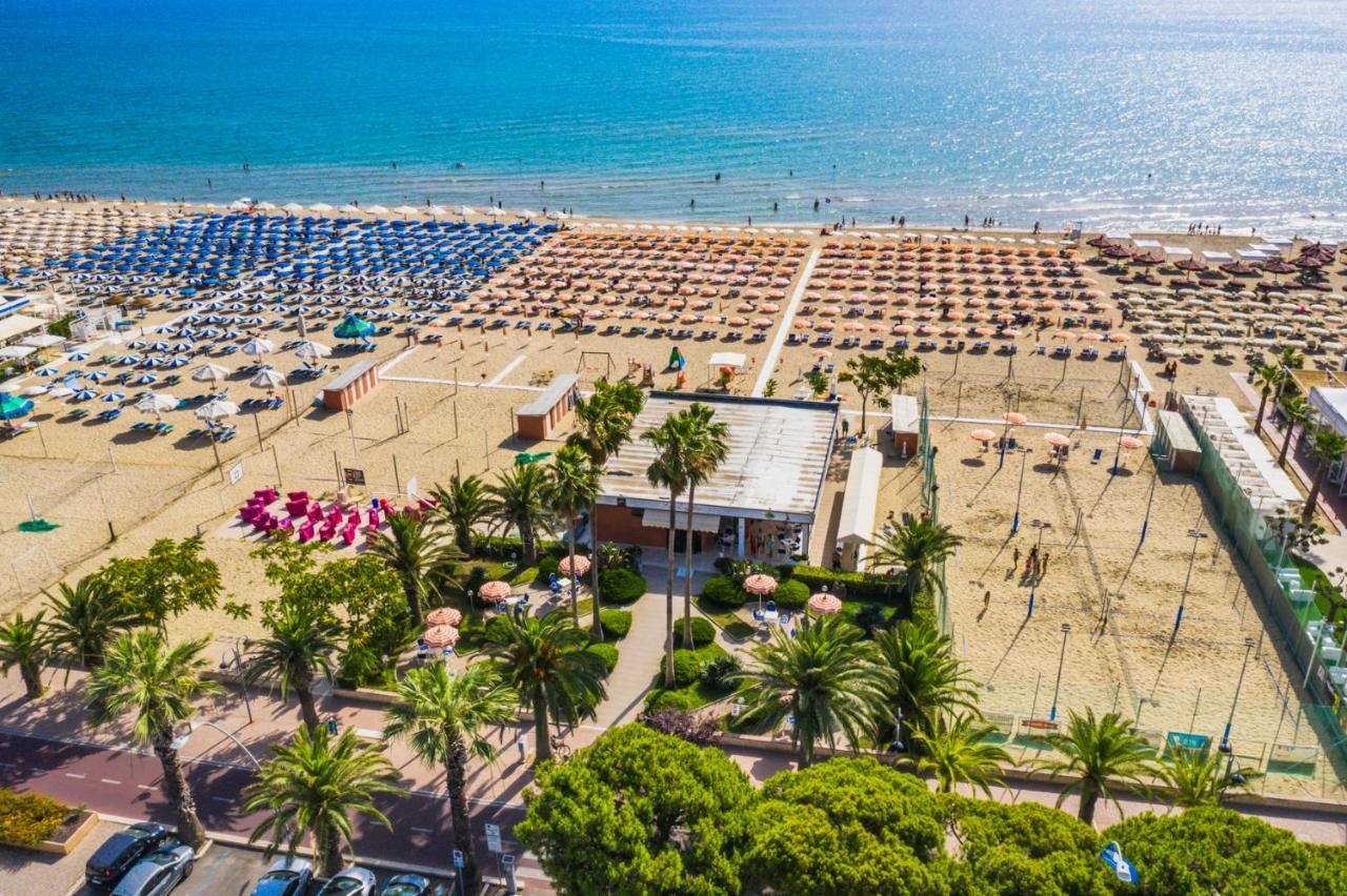 Residence Playa Tortoreto Екстериор снимка