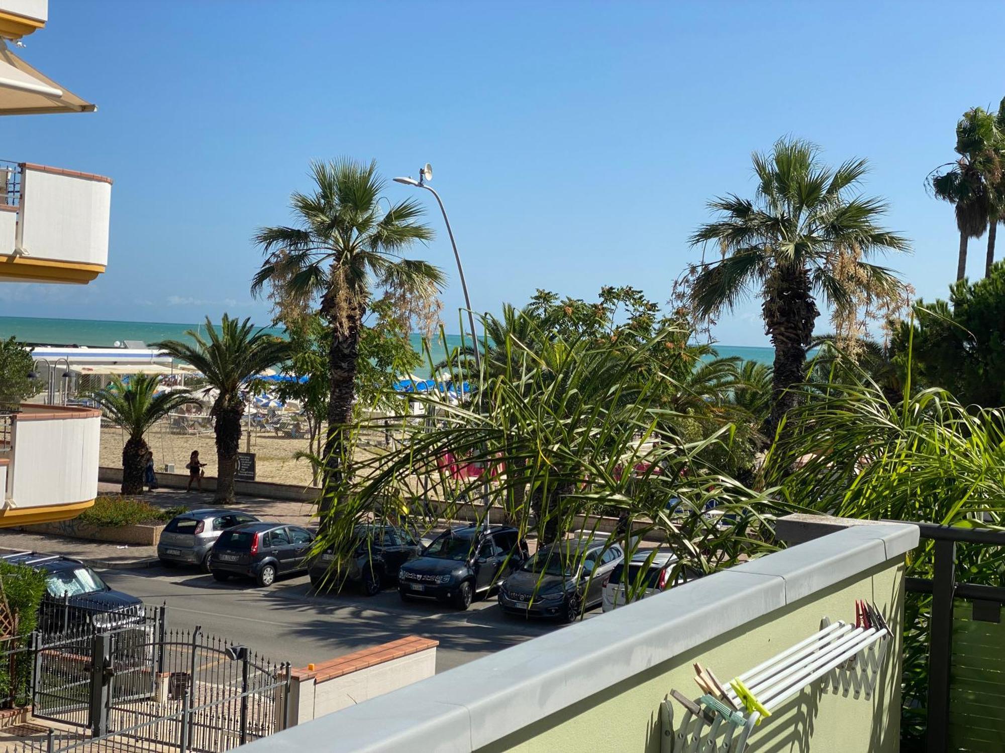 Residence Playa Tortoreto Екстериор снимка
